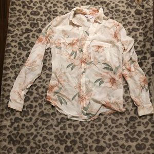 NWT Flattering Candie’s floral button up blouse